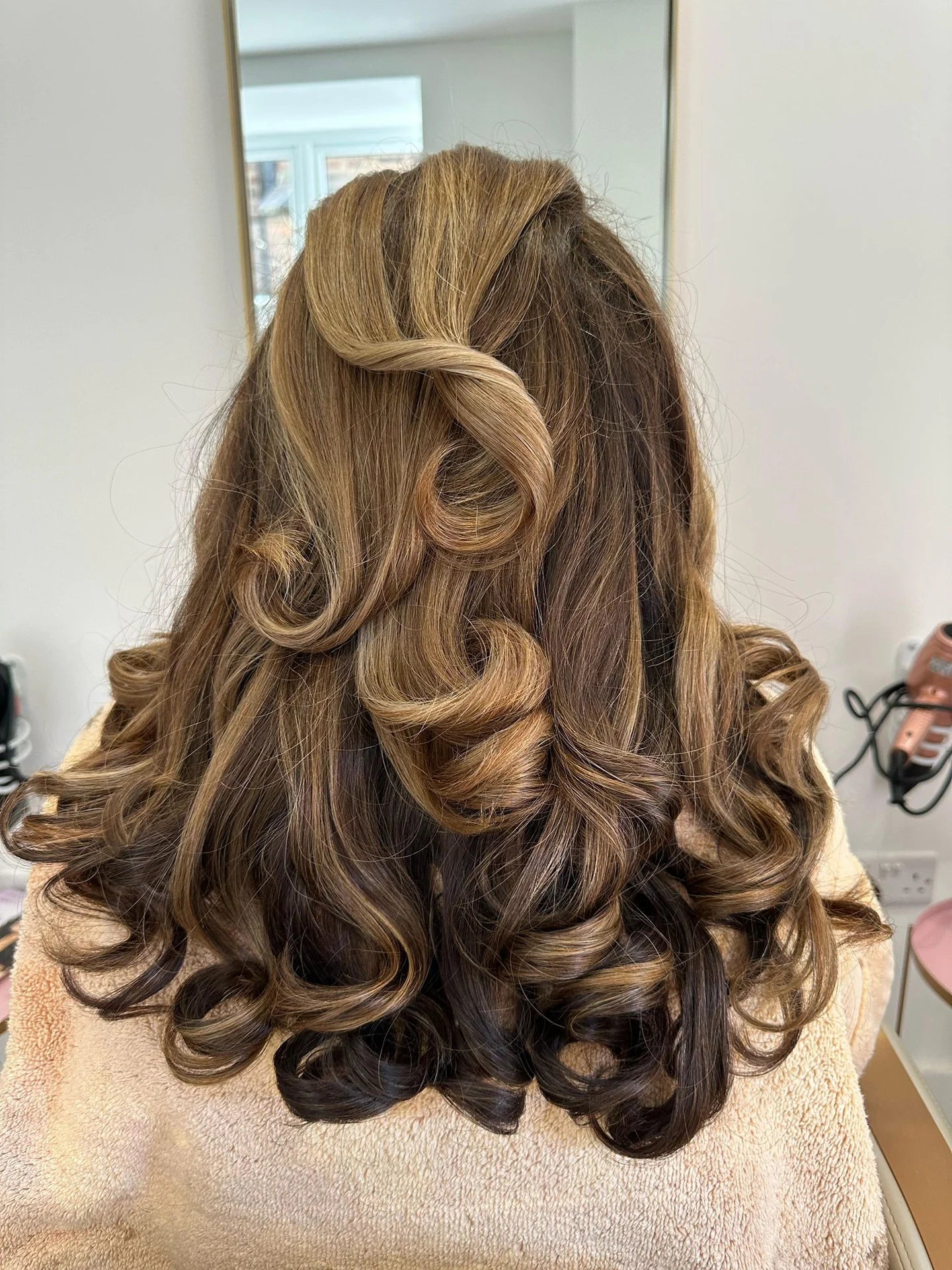 Ladies Curly blow